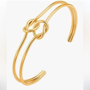 18 kt double Love Knot bracelet cuff quiet luxury look